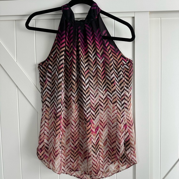 White House Black Market Tops - White House Black Market Chevron Tie Neck Blouse Size 0 Sleeveless Multicolor